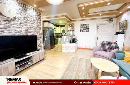 Apartment - 2 Bedrooms - 1 Bathroom for sale in Abdel Salam Aref St. - Glim - Hay Sharq - Alexandria