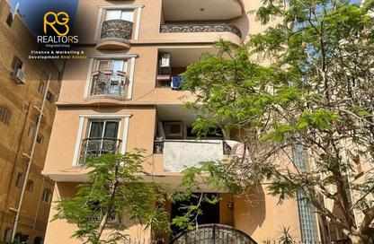 Whole Building - 4 Bedrooms - 3 Bathrooms for sale in Street 10 - 1st District - Sheikh Zayed City - Giza Whole Building - 4 Bedrooms - 3 Bathrooms for sale in Street 10 - 1st District - Sheikh Zayed City - Giza