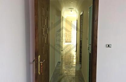 Apartment - 3 Bedrooms - 1 Bathroom for sale in Ali Al Iskandarani St. - Moharam Bek - Hay Wasat - Alexandria