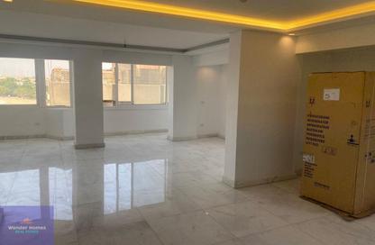 Duplex - 4 Bedrooms - 3 Bathrooms for rent in Street 232 - Degla - Hay El Maadi - Cairo