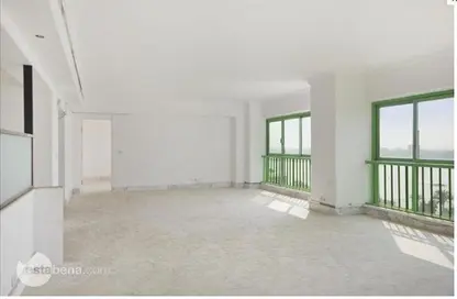 مكتب عمل جماعي - 3 حمامات للايجار في شارع كورنيش النيل - المعادي - حي المعادي - القاهرة