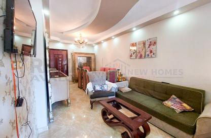 Apartment - 3 Bedrooms - 1 Bathroom for rent in Al Shaheed Gawad Hosny St. - Ibrahimia - Hay Wasat - Alexandria Apartment - 3 Bedrooms - 1 Bathroom for rent in Al Shaheed Gawad Hosny St. - Ibrahimia - Hay Wasat - Alexandria