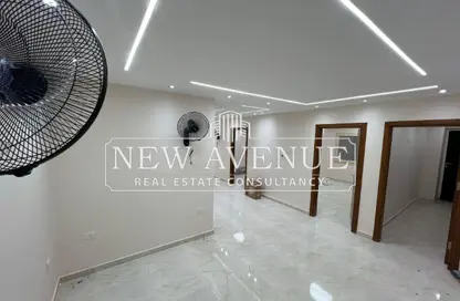 Clinic - 3 Bedrooms - 1 Bathroom for rent in Abbas Al Akkad St. - 1st Zone - Nasr City - Cairo