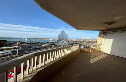 Apartment - 2 Bedrooms - 1 Bathroom for sale in Al Geish Road - Glim - Hay Sharq - Alexandria