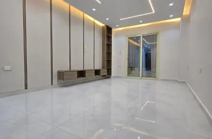 Apartment - 2 Bedrooms - 2 Bathrooms for sale in Gate 4 old - Horus - Hadayek El Ahram - Giza