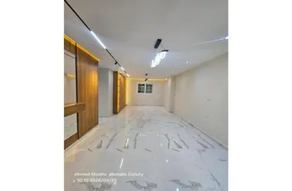 Apartment - 3 Bedrooms - 2 Bathrooms for sale in Gate 4 - Mena - Hadayek El Ahram - Giza