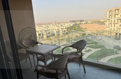 شقة - 2 غرف نوم - 2 حمامات للايجار في كمبوند البروج - كمبوندات الشروق - مدينة الشروق - القاهرة