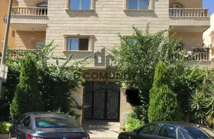 Apartment - 3 Bedrooms - 2 Bathrooms for sale in Area B - Ganoob El Acadimia - New Cairo City - Cairo