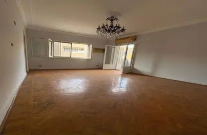 شقة - 2 غرف نوم - 2 حمامات للايجار في شارع حسن عاصم - الزمالك - القاهرة