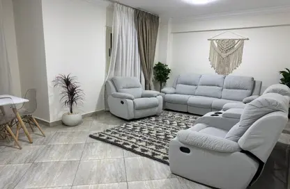 Apartment - 2 Bedrooms - 1 Bathroom for rent in 5th Settlement Compounds - The 5th Settlement - New Cairo City - Cairo