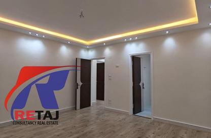 Apartment - 3 Bedrooms - 3 Bathrooms for sale in Makram Ebeid St. - 6th Zone - Nasr City - Cairo