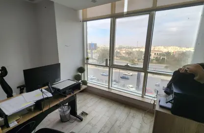 Office Space - 3 Bedrooms - 1 Bathroom for rent in North Teseen St. - The 5th Settlement - New Cairo City - Cairo