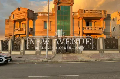 فيلا - 3 غرف نوم - 3 حمامات للبيع في مركز القاهرة الجديدة - شارع التسعين الشمالي - التجمع الخامس - مدينة القاهرة الجديدة - القاهرة