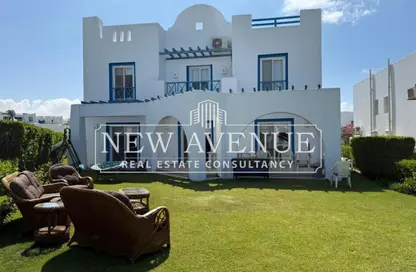 فيلا - 6 غرف نوم - 5 حمامات للبيع في ماونتن فيو راس الحكمة - راس الحكمة - الساحل الشمالي