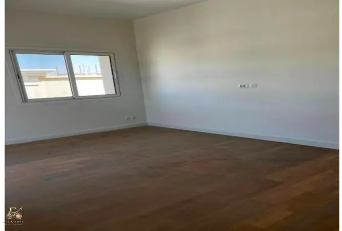 102075467 - Property Image 2