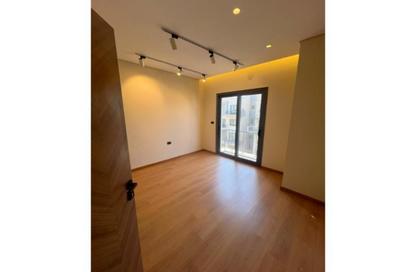 Apartment - 3 Bedrooms - 2 Bathrooms for sale in Eastown - 5th Settlement Compounds - The 5th Settlement - New Cairo City - Cairo