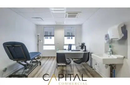 مساحات مكتبية - 8 غرف نوم - 4 حمامات للبيع في شارع عبد المنعم رياض - المهندسين - الجيزة