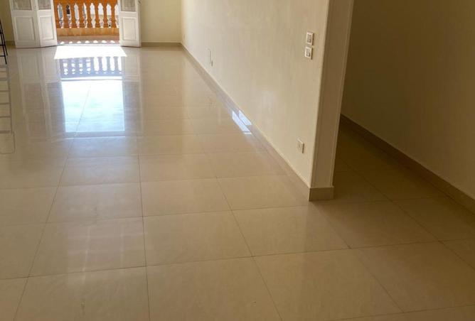 8702065 - Property Image 3