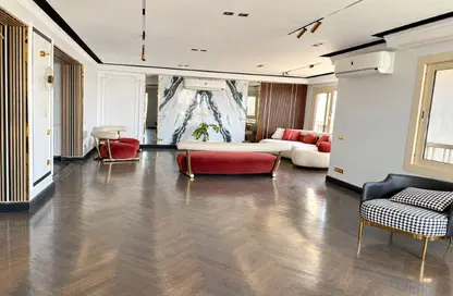 Apartment - 3 Bedrooms - 3 Bathrooms for sale in Cornish El Nile St. - Maadi - Hay El Maadi - Cairo