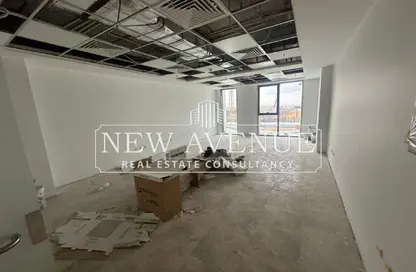 Office Space - 4 Bedrooms - 1 Bathroom for rent in Hyde Park Business District Mall - South Teseen St. - The 5th Settlement - New Cairo City - Cairo