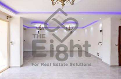 Apartment - 3 Bedrooms - 1 Bathroom for sale in Al Doctor Helmy Bahgat Badawy St. - Ibrahimia - Hay Wasat - Alexandria