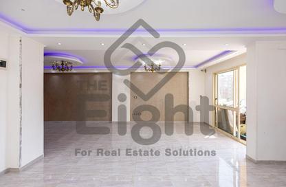 Apartment - 3 Bedrooms - 1 Bathroom for sale in Al Doctor Helmy Bahgat Badawy St. - Ibrahimia - Hay Wasat - Alexandria