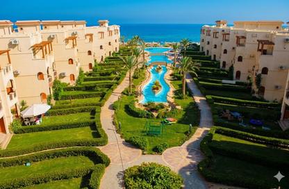 Chalet - 3 Bedrooms - 3 Bathrooms for sale in Lasirena Palm Beach - Al Ain Al Sokhna - Suez