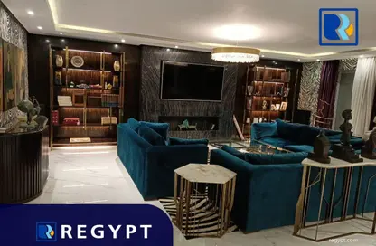 Apartment - 5 Bedrooms - 4 Bathrooms for rent in Hassan Assem St. - Zamalek - Cairo