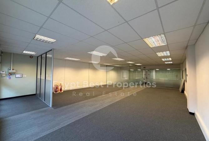 81831929 - Property Image 3