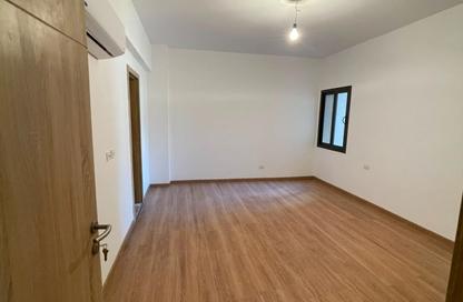 شقة - 3 غرف نوم - 3 حمامات للايجار في مون ريزيدنس - فيفث سكوير - التجمع الخامس - مدينة القاهرة الجديدة - القاهرة