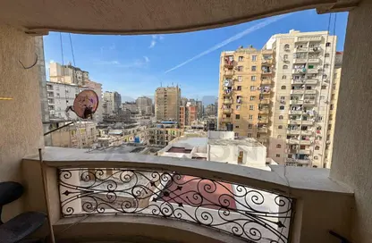 Apartment - 3 Bedrooms - 2 Bathrooms for sale in Camp Chezar - Hay Wasat - Alexandria