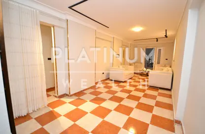 Apartment - 3 Bedrooms - 1 Bathroom for sale in Al Nasr St. - Smouha - Hay Sharq - Alexandria