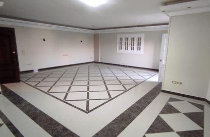 Bungalow - Studio - 3 Bathrooms for rent in Street 33 - District 1 - The 5th Settlement - New Cairo City - Cairo