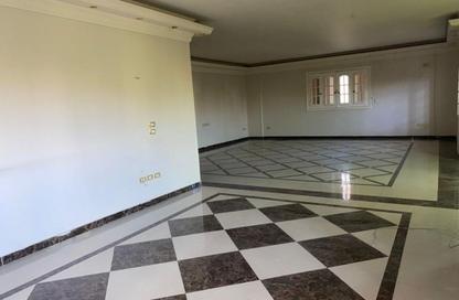 Bungalow - Studio - 3 Bathrooms for rent in Street 33 - District 1 - The 5th Settlement - New Cairo City - Cairo