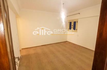 Apartment - 3 Bedrooms - 1 Bathroom for sale in Fleming - Hay Sharq - Alexandria