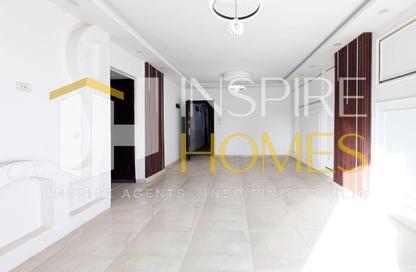Apartment - 3 Bedrooms - 1 Bathroom for sale in Sidi Beshr - Hay Awal El Montazah - Alexandria