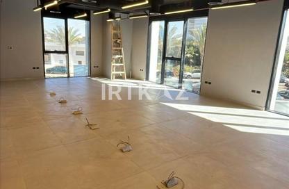 Office Space - Studio - 1 Bathroom for rent in Hyde Park Business District Mall - South Teseen St. - The 5th Settlement - New Cairo City - Cairo