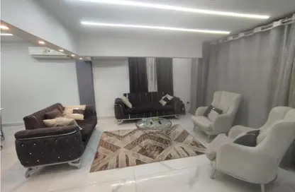 شقة - 3 غرف نوم - 2 حمامات للايجار في شارع عباس العقاد - المنطقة الأولى - مدينة نصر - القاهرة